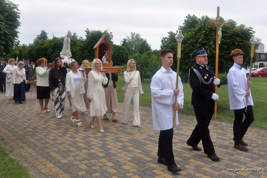 032 Procesja eucharystyczna.jpg